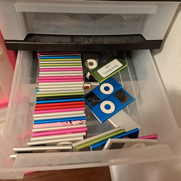 1X  Apple Ipod Nano 2nd Generation Various Color and Storage 2GB 4GB 8GB 1 Year - Picture 9 of 16